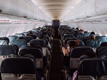 &iquest;Qu&eacute; derechos tienes si cancelan tu vuelo? Estas son las opciones que debe ofrecerte la aerol&iacute;nea