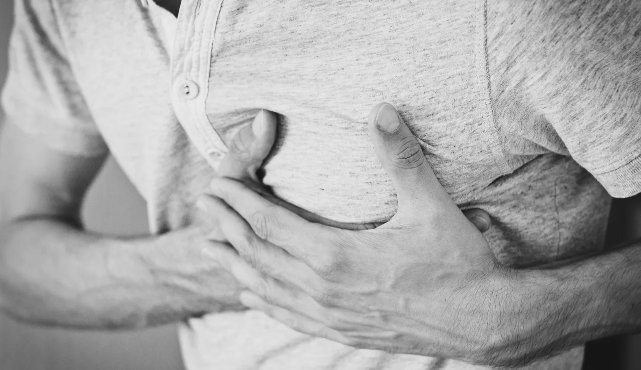 Identifican una molécula natural capaz de prevenir arritmias cardíacas potencialmente mortales