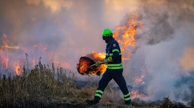 Sanidad recomienda limitar la exposición al humo de los incendios y usar mascarillas FFP2 ante el aumento de partículas contaminantes