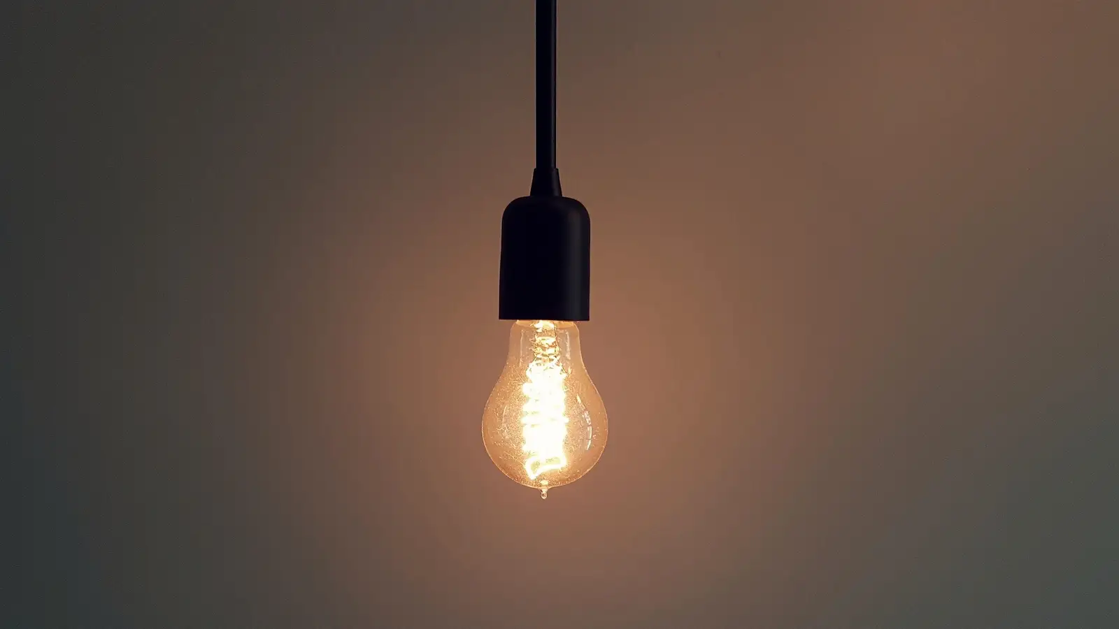La luz sube este martes: estas son las horas que más te pueden encarecer la factura