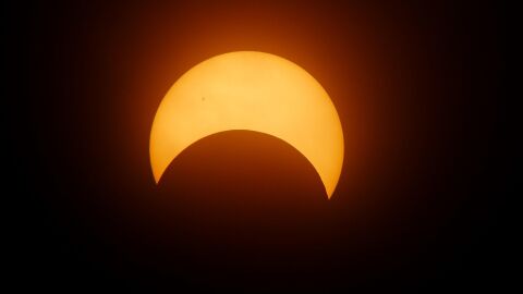 Un eclipse parcial de Luna 