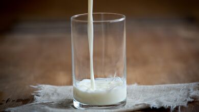 ¿Te sienta mal la leche por la noche? Esto es lo que dice la ciencia