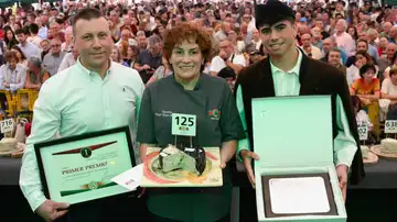 El mejor queso Cabrales alcanza los 37.500 euros y bate el récord mundial en subasta El mejor queso Cabrales alcanza los 37.500 euros y bate el récord mundial en subasta