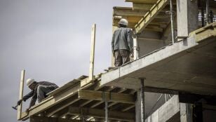 El empleo encadena su peor agosto en afiliados, pero la regularizaci&oacute;n de inmigrantes suaviza la ca&iacute;da