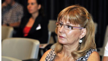 Julia Ibars, la primera mujer que se divorci&oacute; en Espa&ntilde;a, acude a la primera Feria del Divorcio desarrollada en Las Palmas de Gran Canaria en 2011. 