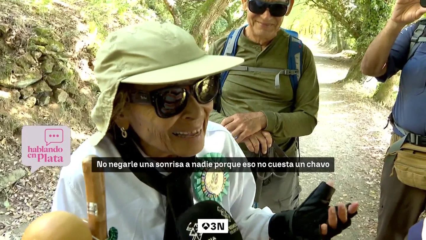 Rufi, la peregrina de 98 años que realiza su sexto Camino de Santiago Rufi, la peregrina de 98 años que realiza su sexto Camino de Santiago