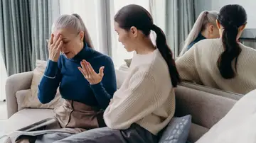 Diferencias entre tomar la terapia hormonal vía oral o a través de la piel para la menopausia Diferencias entre tomar la terapia hormonal vía oral o a través de la piel para la menopausia