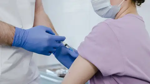 Fechas de vacunación de gripe y COVID-19 en cada comunidad autónoma Fechas de vacunación de gripe y COVID-19 en cada comunidad autónoma